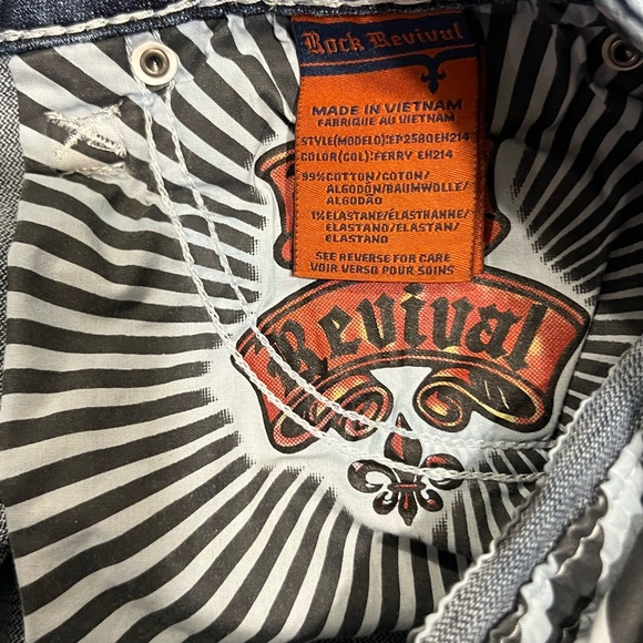 ROCK REVIVAL: “Ferry” Easy Shorts - Picture 9 of 9